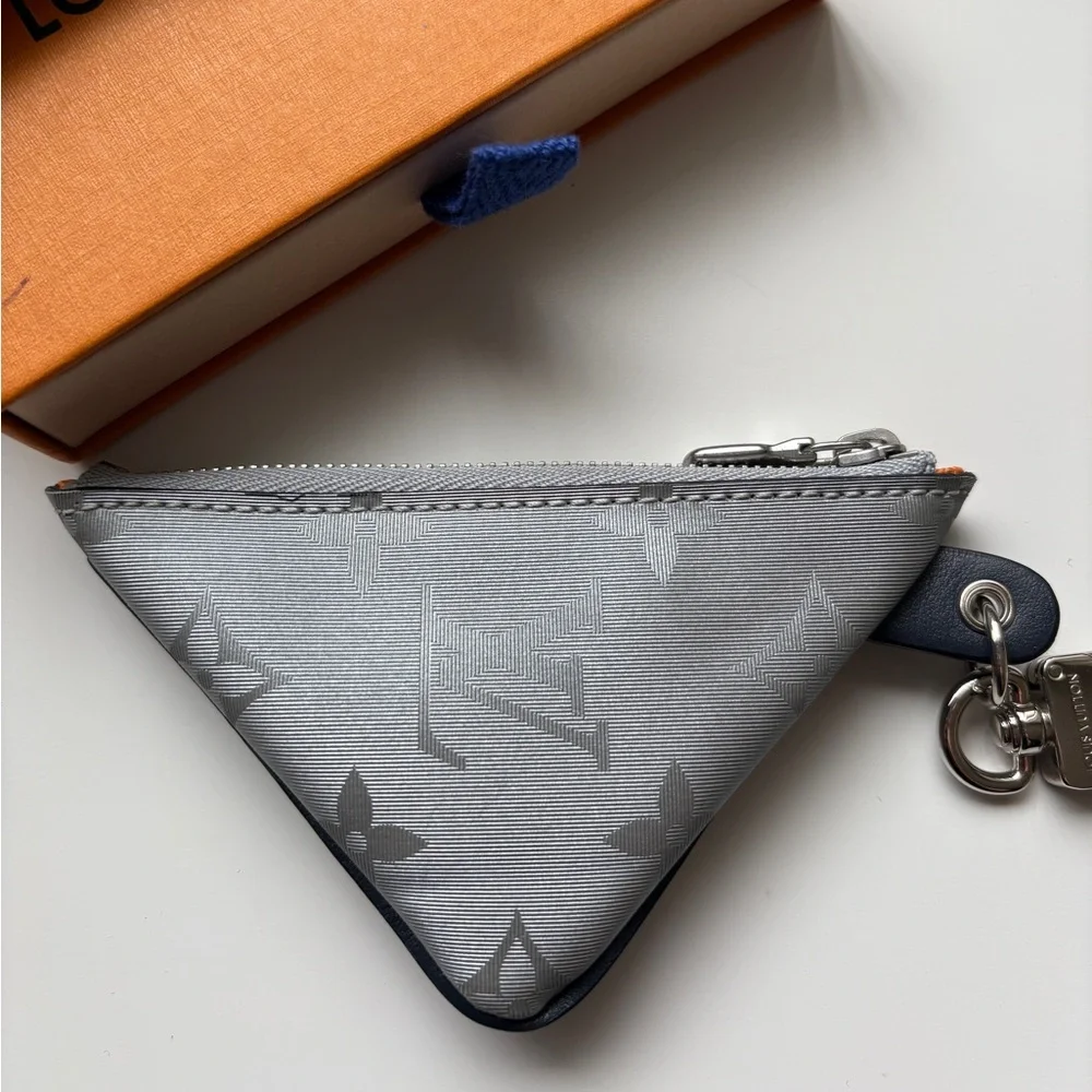 Louis Vuitton authentic louis